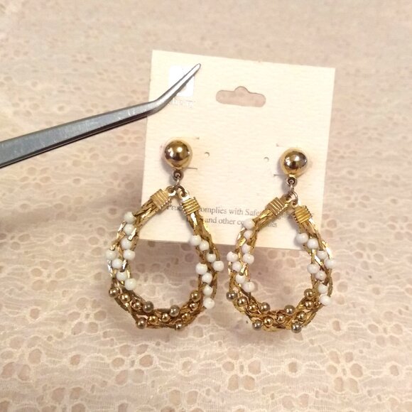 Vintage White Gold Beads Gold Tone Dangle Oval Drop Earrings - Picture 2 of 7